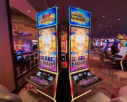 VIP tier progression badges and cashback rates on pengeluaran ttm